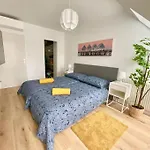 Rooftop Apartment With Free Parking & Balcony & Ac