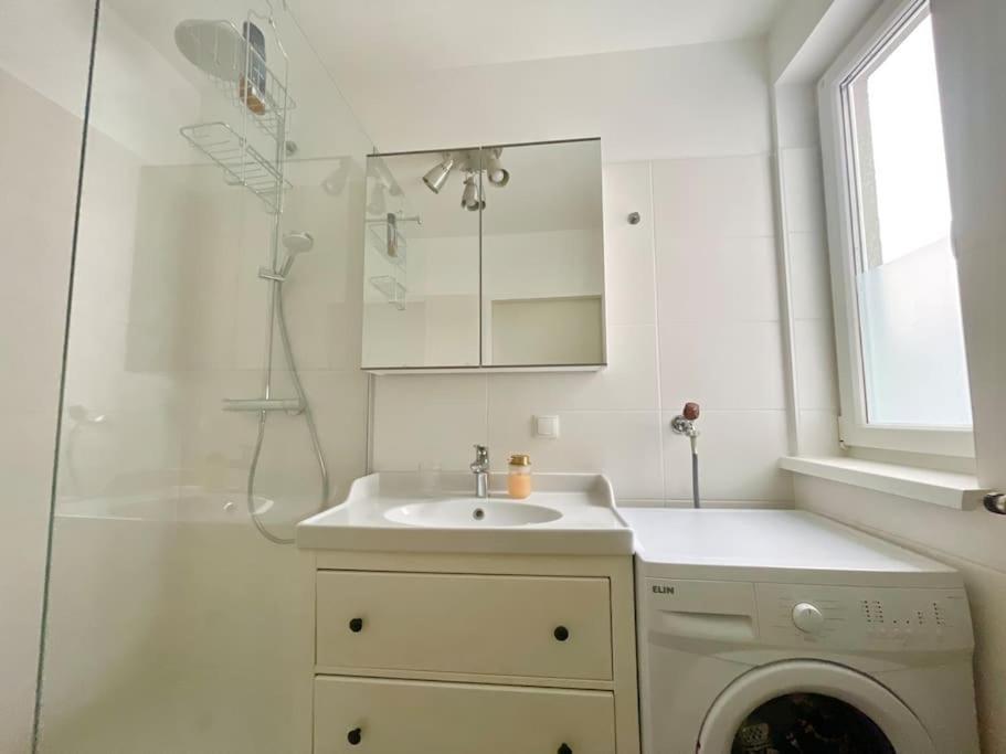 Rooftop With Free Parking & Balcony & Ac * Wien