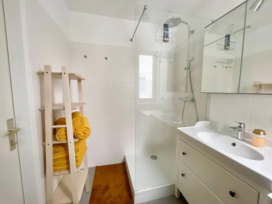 Apartment Rooftop With Free Parking & Balcony & Ac *